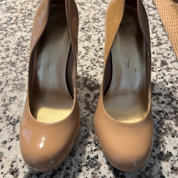 Jessica Simpson Patent Leather Heels - size 8 - Picture 1 of 6